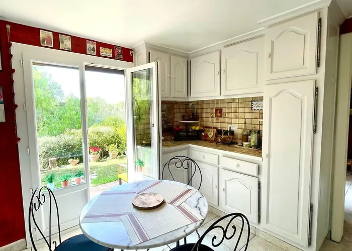 Jolie Maison Hauteur D'antibes Дом отдыха Антиб