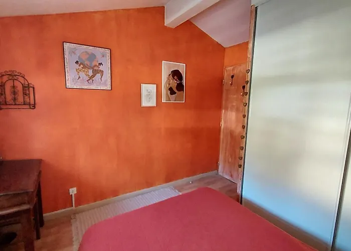 Jolie Maison Hauteur D'antibes Дом отдыха *